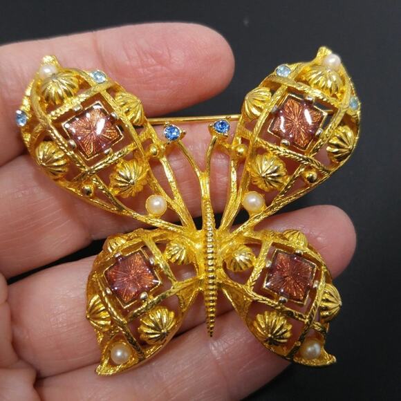 Butterfly Brooch Gold Tone Faux Pearls Rhinestones, Unsigned Avon Vintage - Picture 8 of 8
